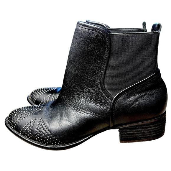 Donald J Pliner Pronto Studded Leather Ankle Booties - 9 - Picture 1 of 7